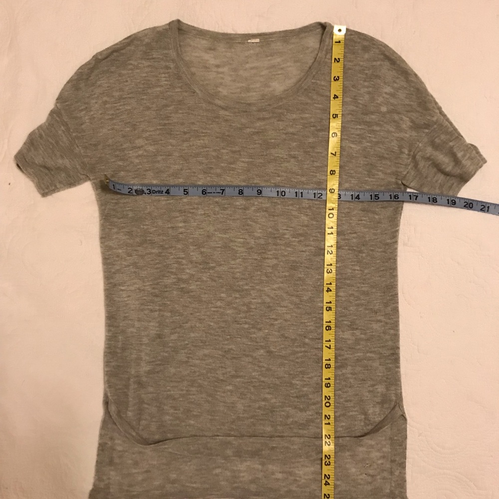 Lululemon gray sweater tee-shirt size 4/6 - Picture 5 of 5